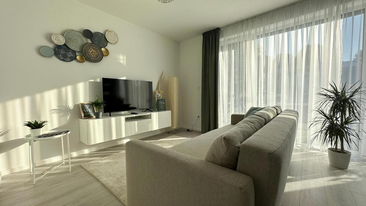 Linden Apartman 001 - Adults Only Mosonmagyarovar Exterior photo